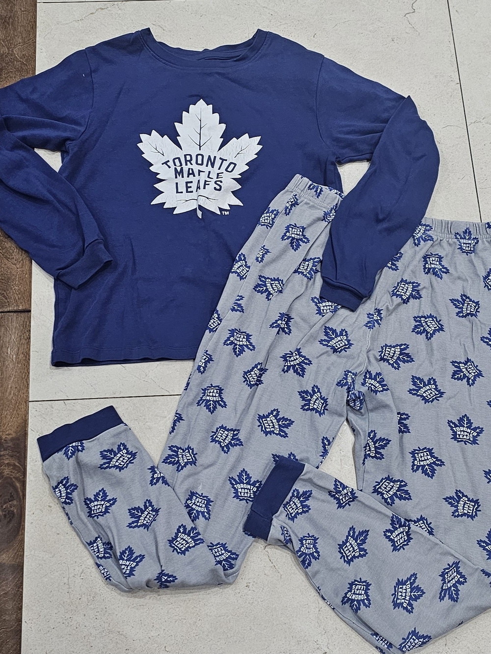 NHL Toronto Maple Leafs Kids Navy and Gray Pajama Set 10-12 Years